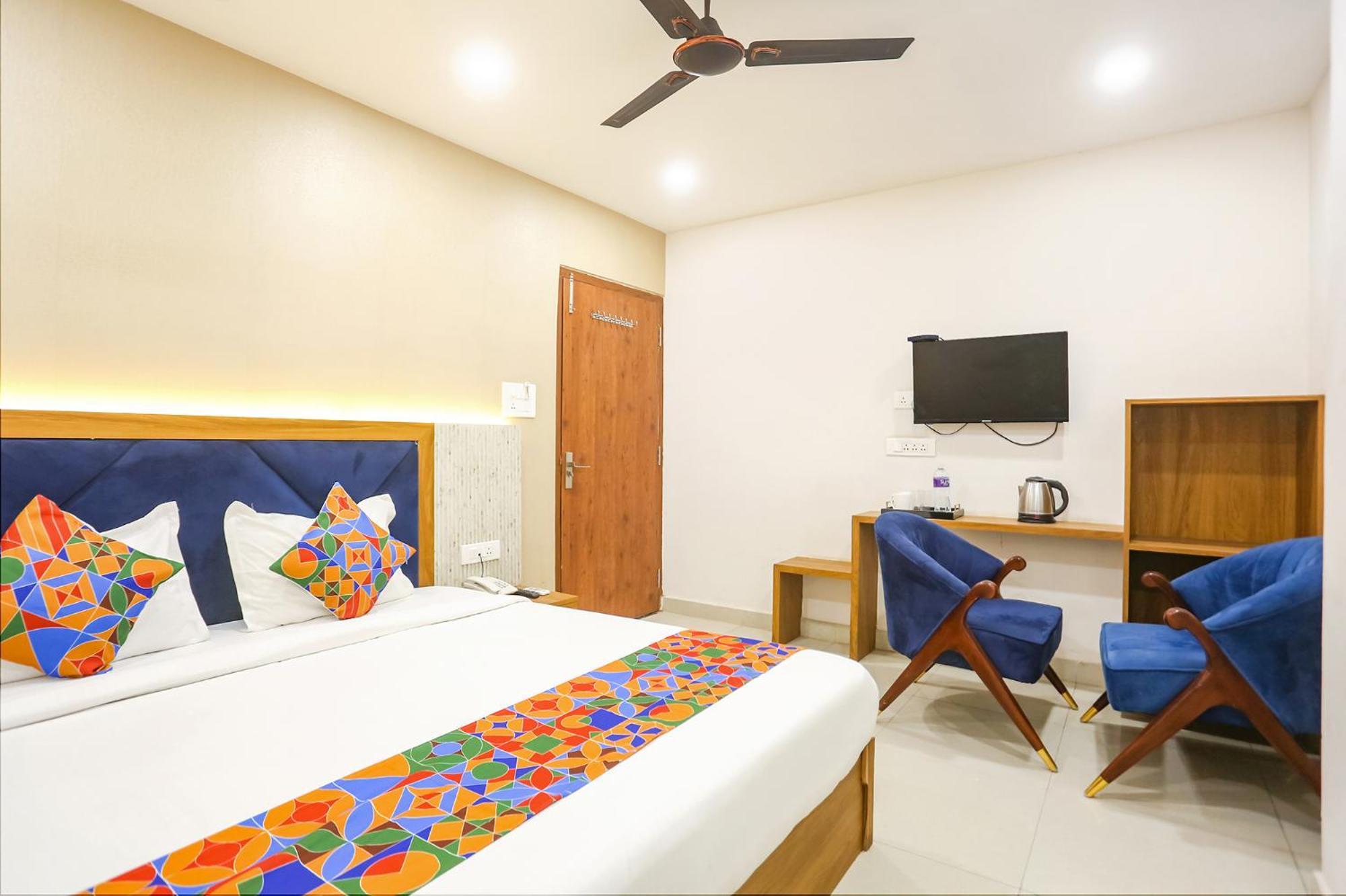 Fabhotel Hari Kunj 900 M From Kashi Vishwanath Temple 瓦拉纳西 外观 照片