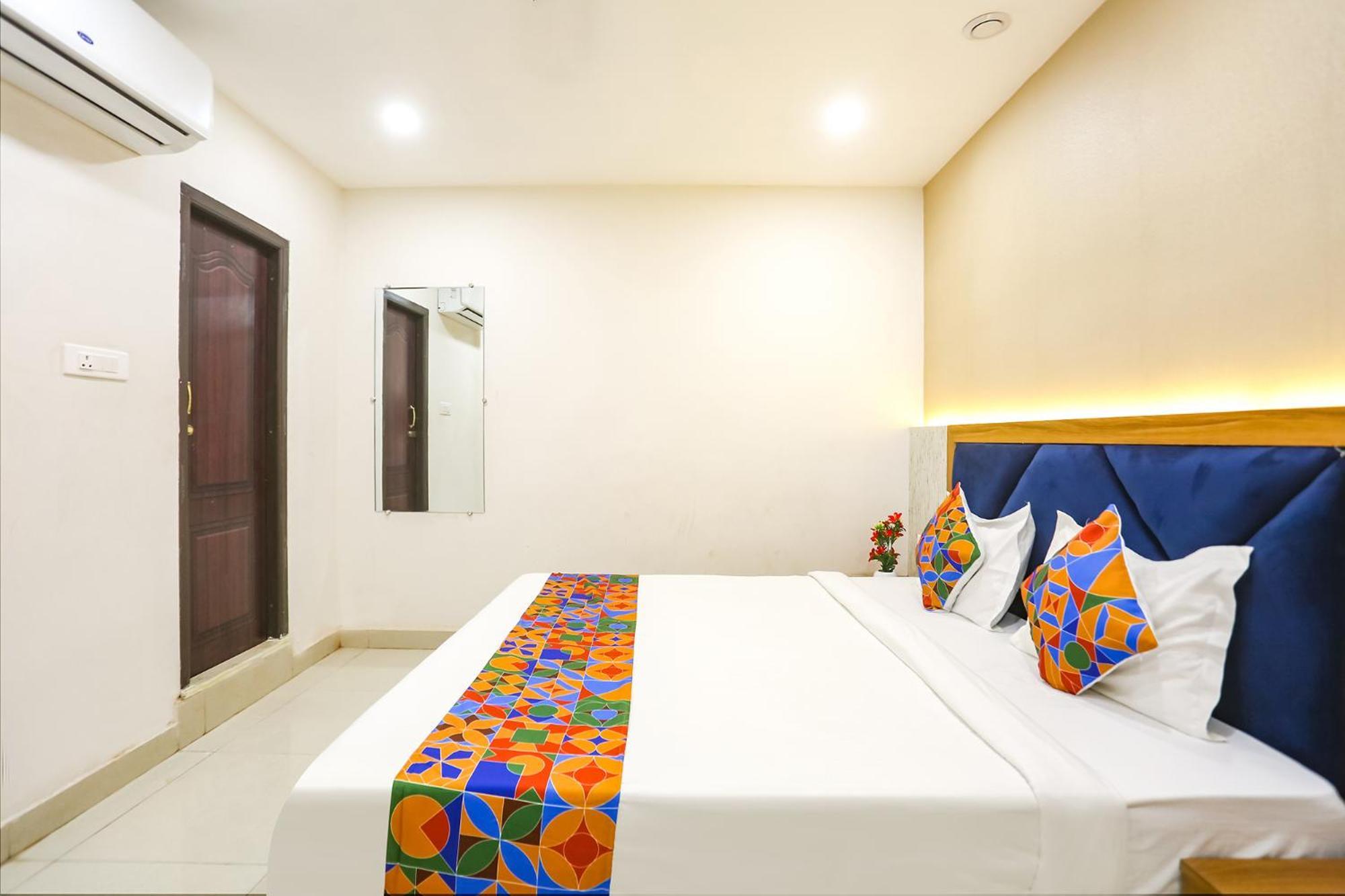 Fabhotel Hari Kunj 900 M From Kashi Vishwanath Temple 瓦拉纳西 外观 照片