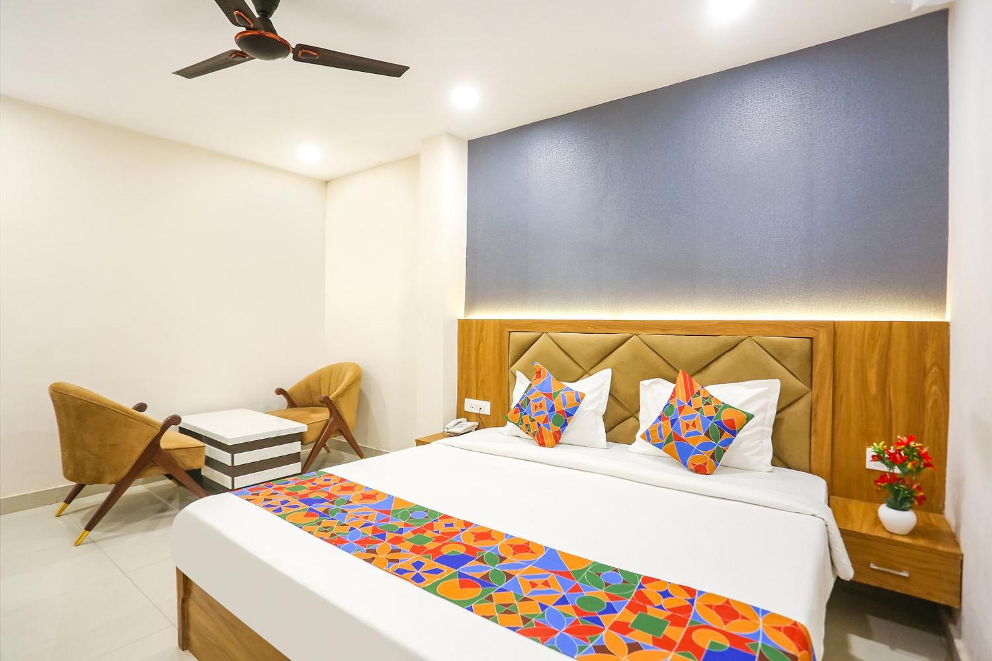 Fabhotel Hari Kunj 900 M From Kashi Vishwanath Temple 瓦拉纳西 外观 照片