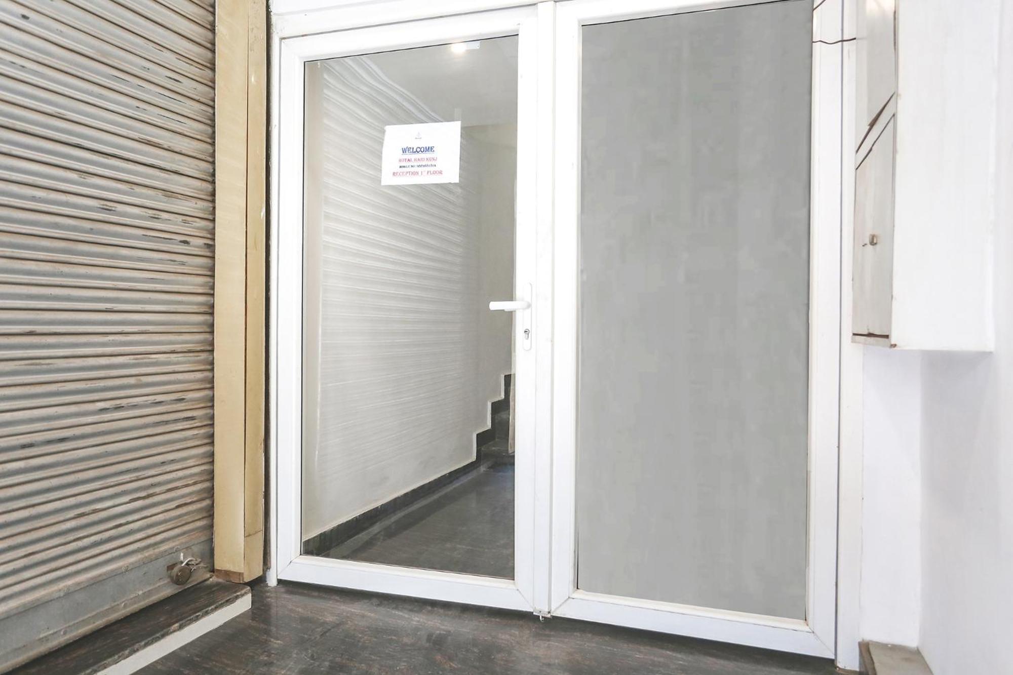 Fabhotel Hari Kunj 900 M From Kashi Vishwanath Temple 瓦拉纳西 外观 照片